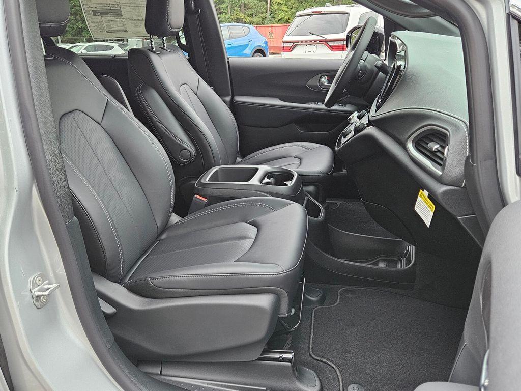 new 2026 Chrysler Pacifica car, priced at $40,487