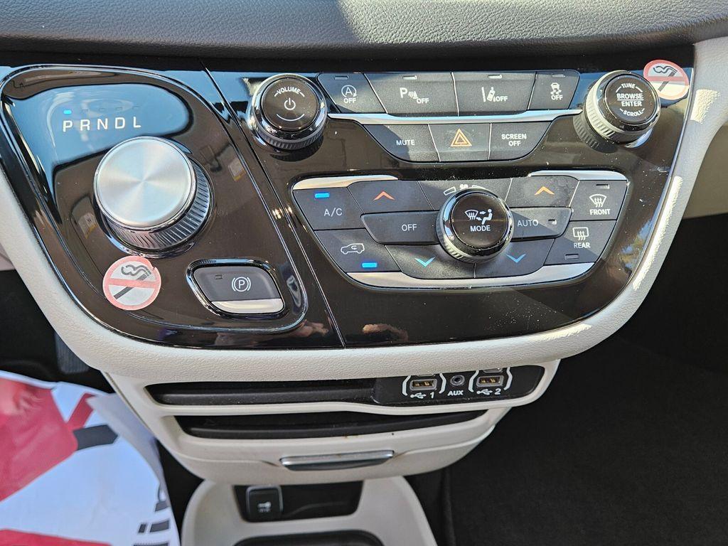 used 2023 Chrysler Pacifica car, priced at $23,220