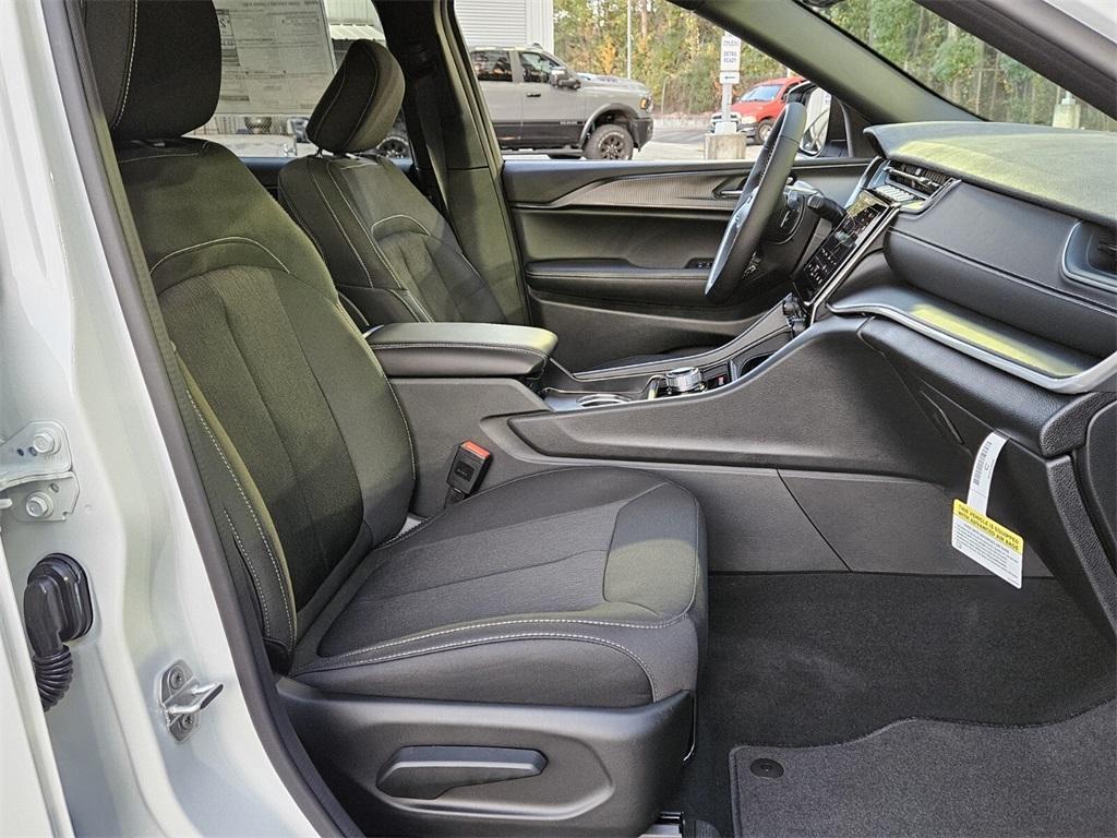 new 2025 Jeep Grand Cherokee L car, priced at $36,362