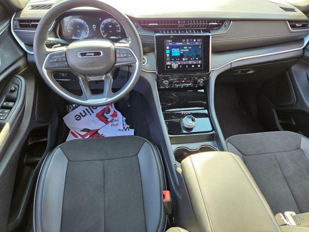 new 2025 Jeep Grand Cherokee car, priced at $43,225