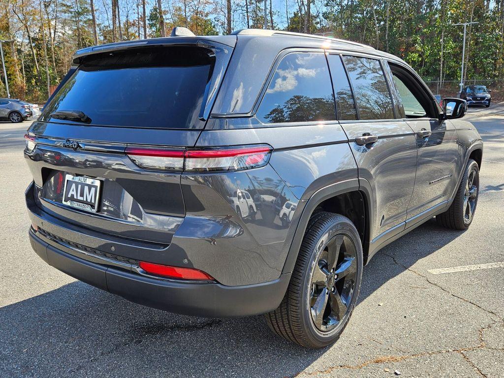 new 2025 Jeep Grand Cherokee car, priced at $43,225