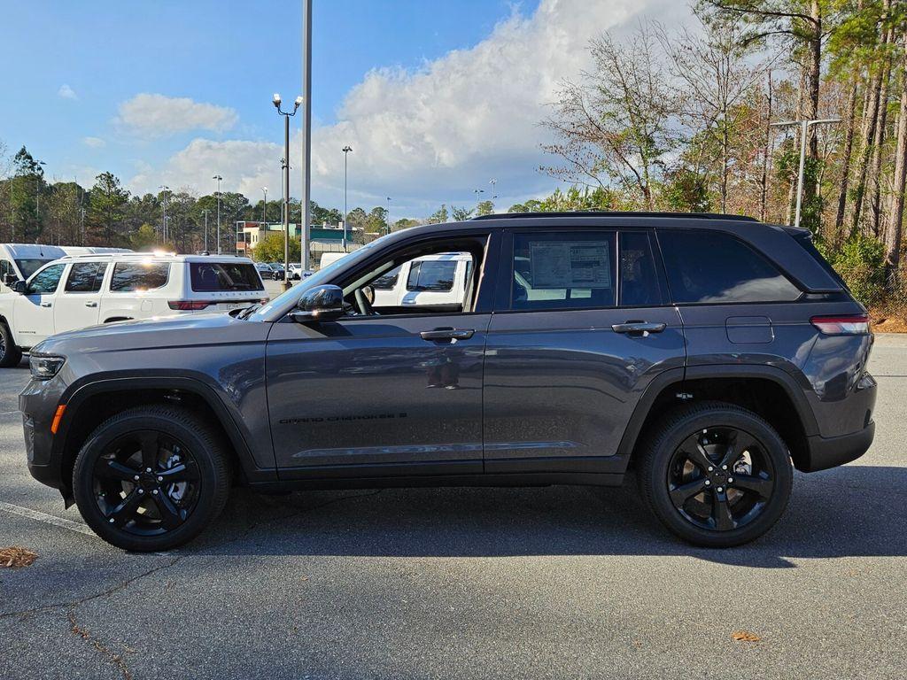 new 2025 Jeep Grand Cherokee car, priced at $43,225