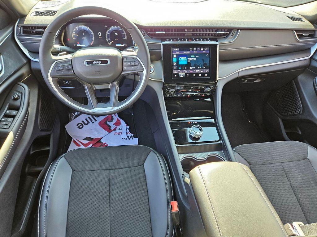 new 2025 Jeep Grand Cherokee car, priced at $43,225