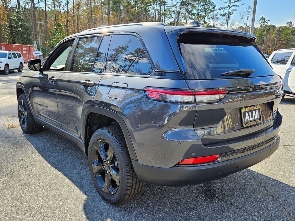new 2025 Jeep Grand Cherokee car, priced at $43,225