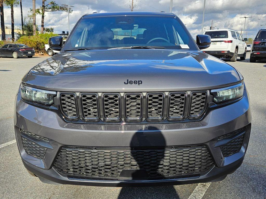 new 2025 Jeep Grand Cherokee car, priced at $43,225