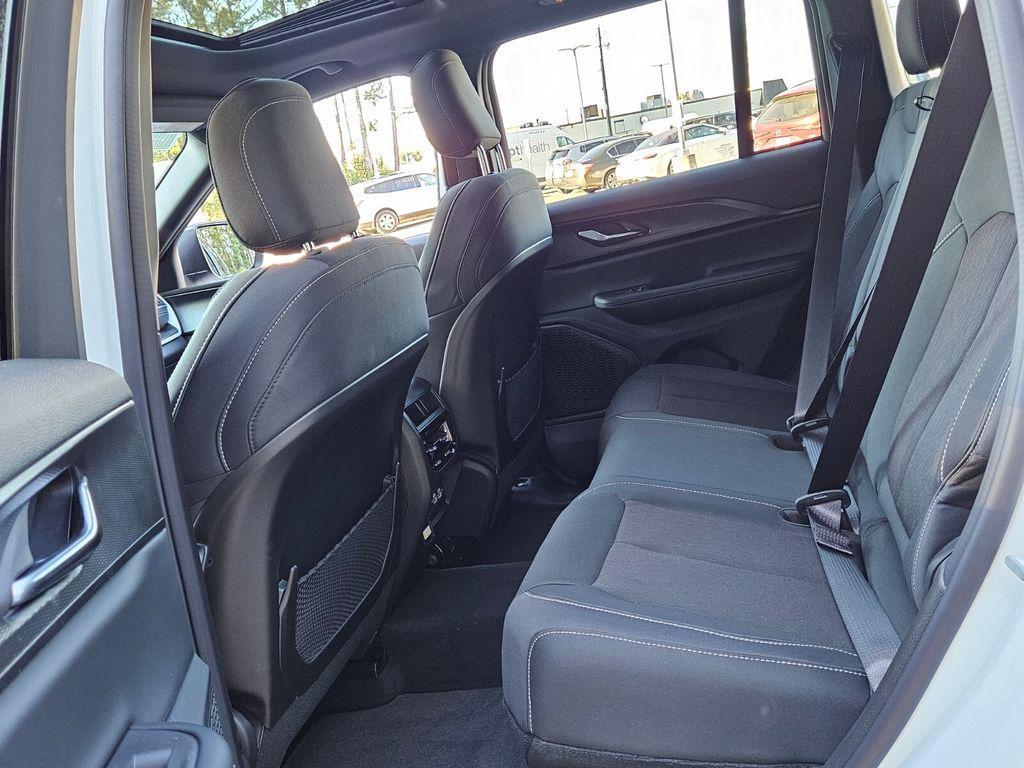 new 2025 Jeep Grand Cherokee car, priced at $34,721