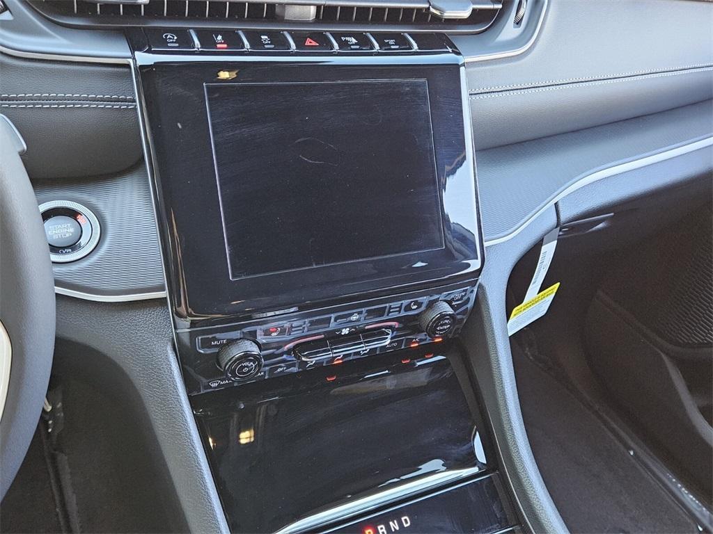 new 2025 Jeep Grand Cherokee car, priced at $34,721