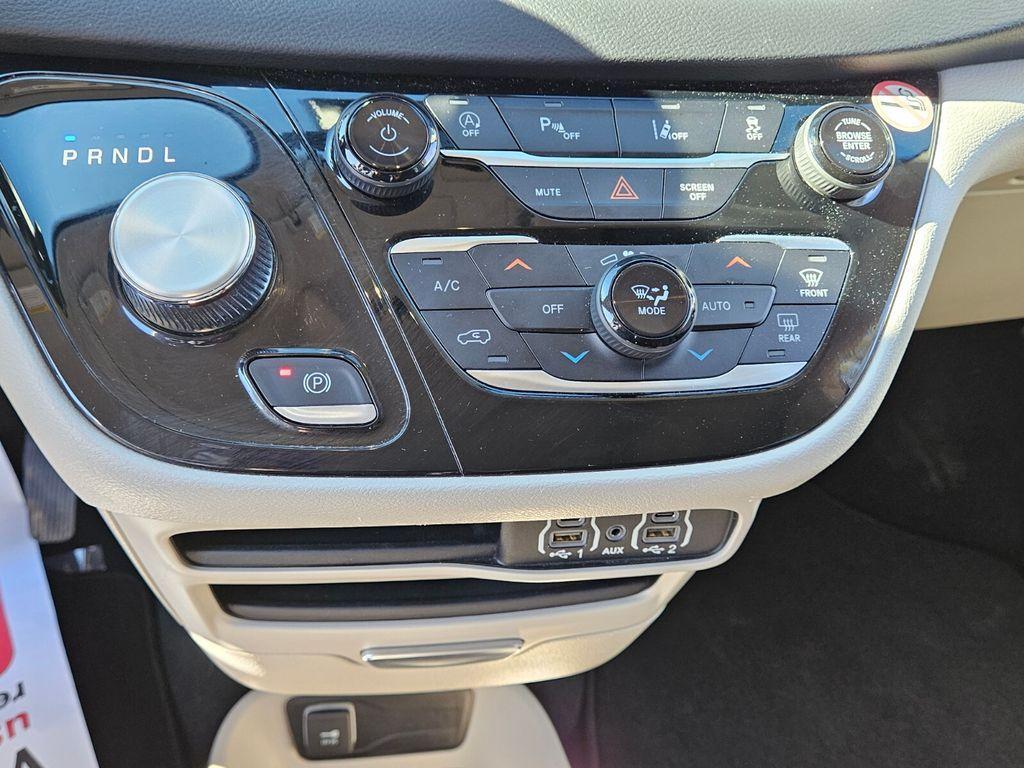 used 2023 Chrysler Pacifica car, priced at $23,220