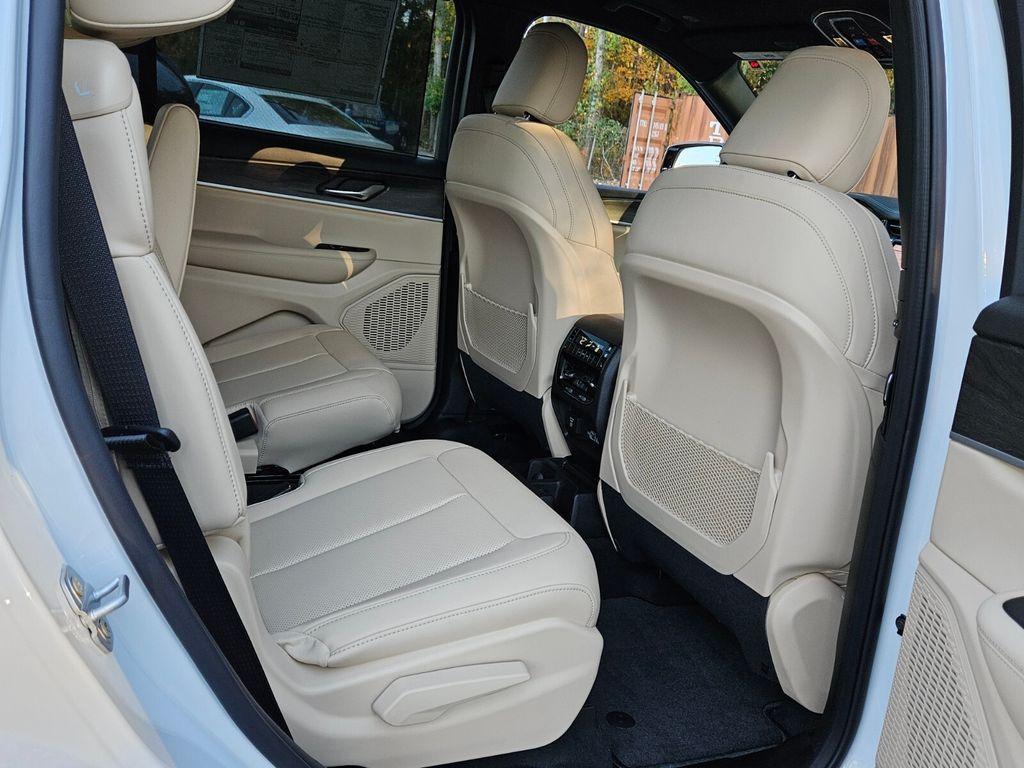 new 2025 Jeep Grand Cherokee L car, priced at $45,877