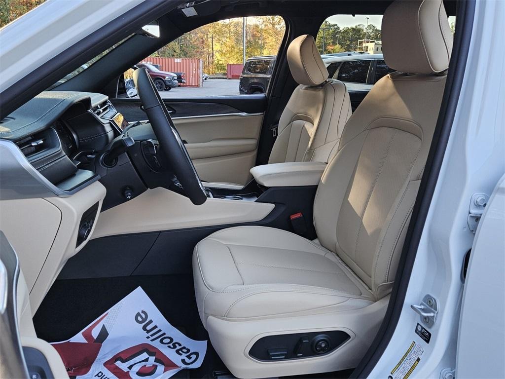 new 2025 Jeep Grand Cherokee L car, priced at $46,877