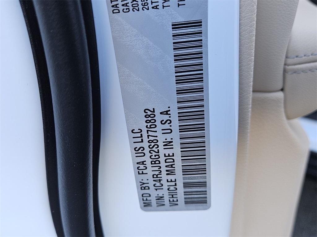 new 2025 Jeep Grand Cherokee L car, priced at $46,877