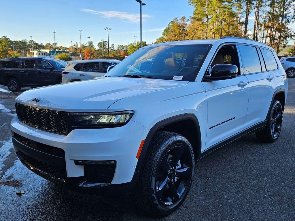 new 2025 Jeep Grand Cherokee L car, priced at $45,877