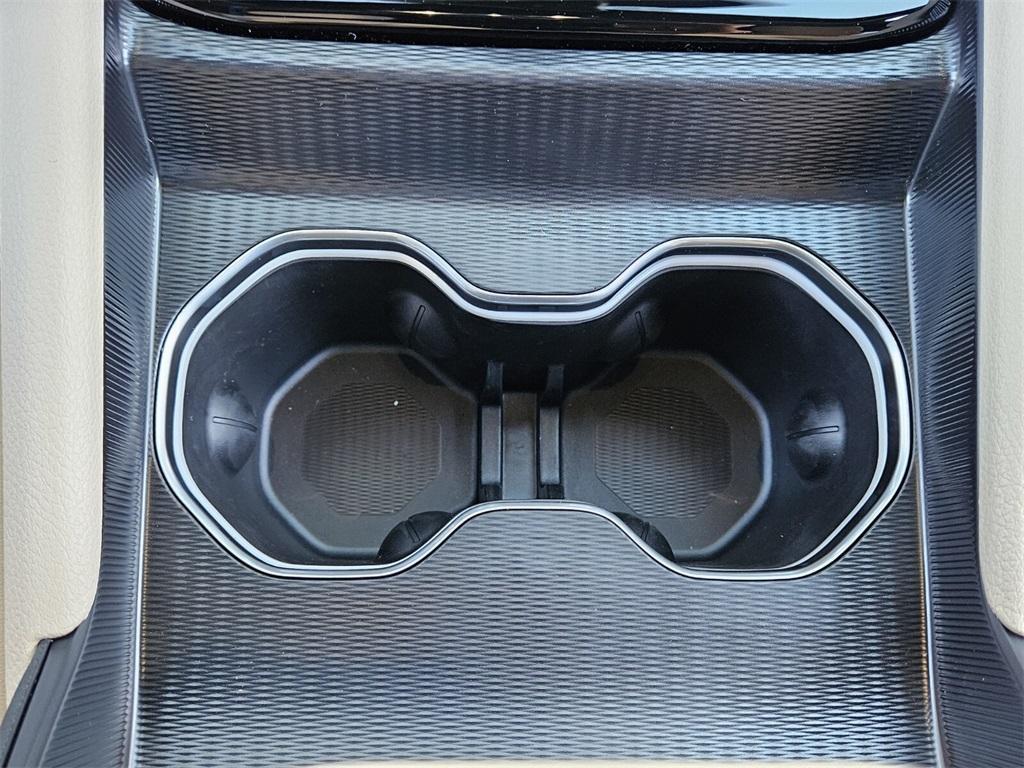 new 2025 Jeep Grand Cherokee L car, priced at $46,877