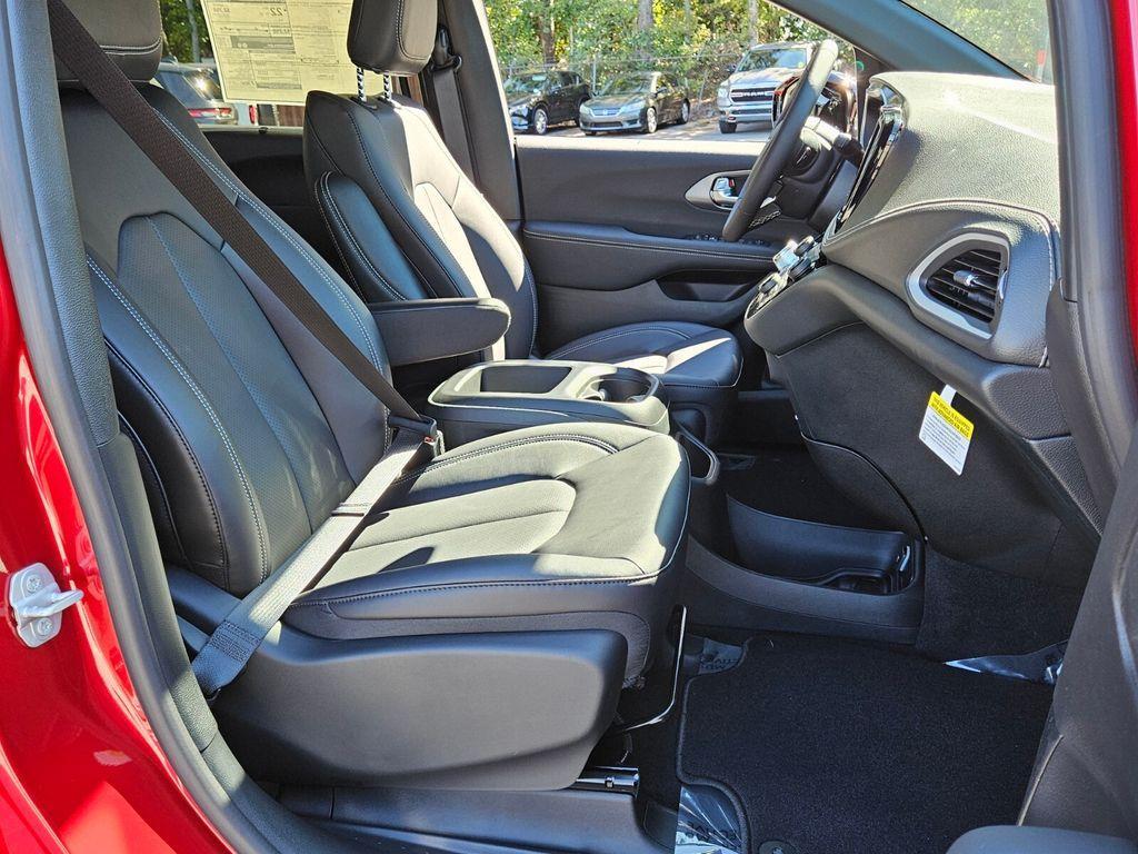 new 2026 Chrysler Pacifica car, priced at $41,378