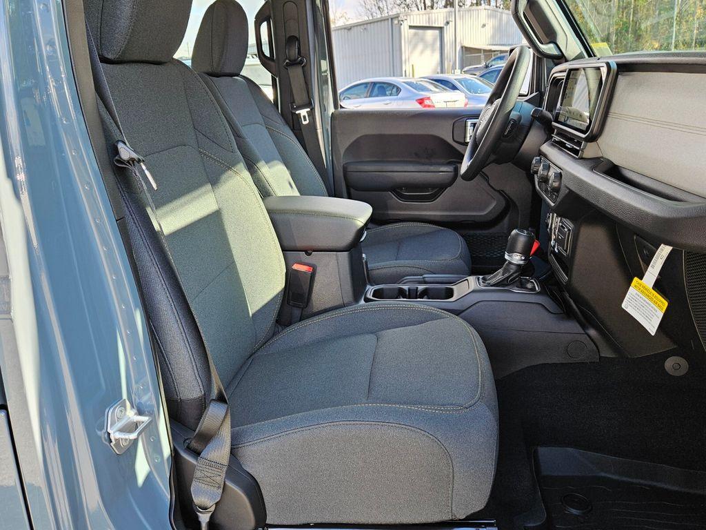 new 2026 Jeep Gladiator car, priced at $40,941