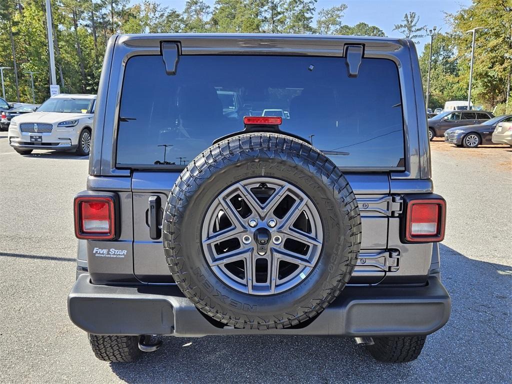 new 2026 Jeep Wrangler car, priced at $44,289