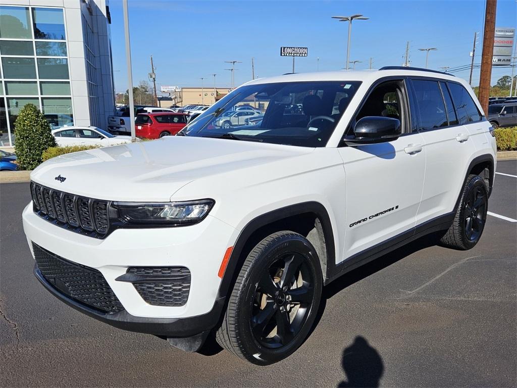 used 2023 Jeep Grand Cherokee car, priced at $24,220