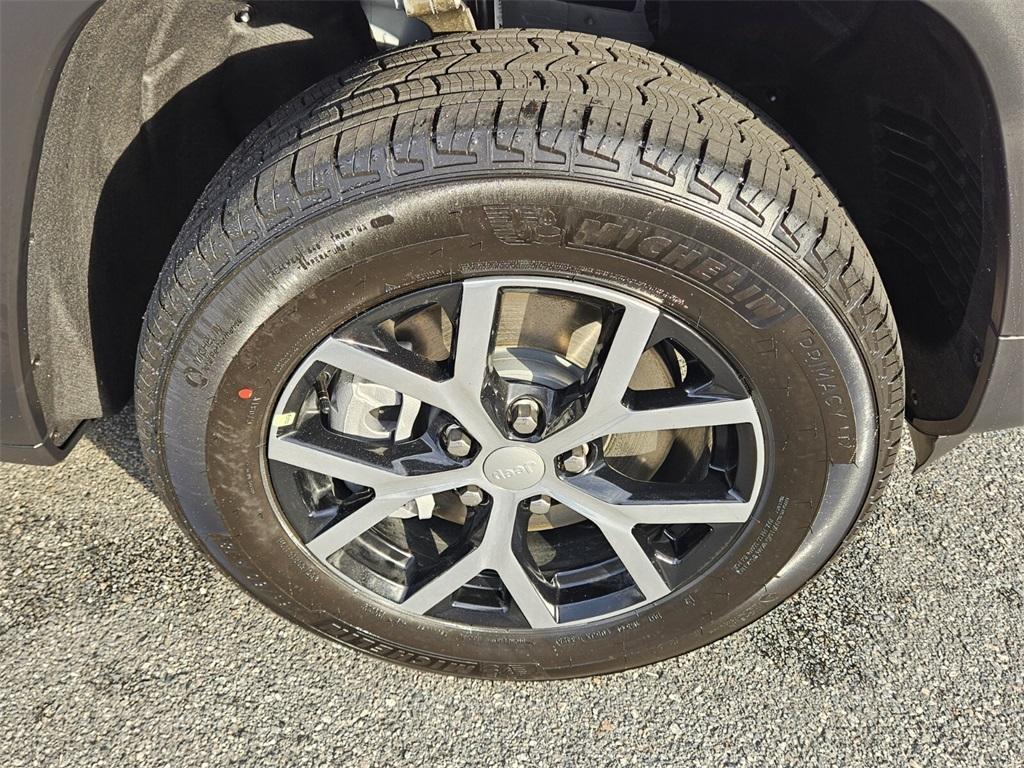 new 2025 Jeep Grand Cherokee L car, priced at $43,535