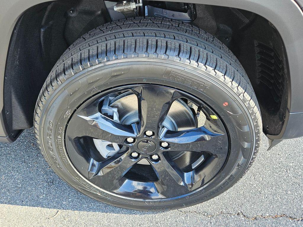 new 2025 Jeep Grand Cherokee L car, priced at $48,633