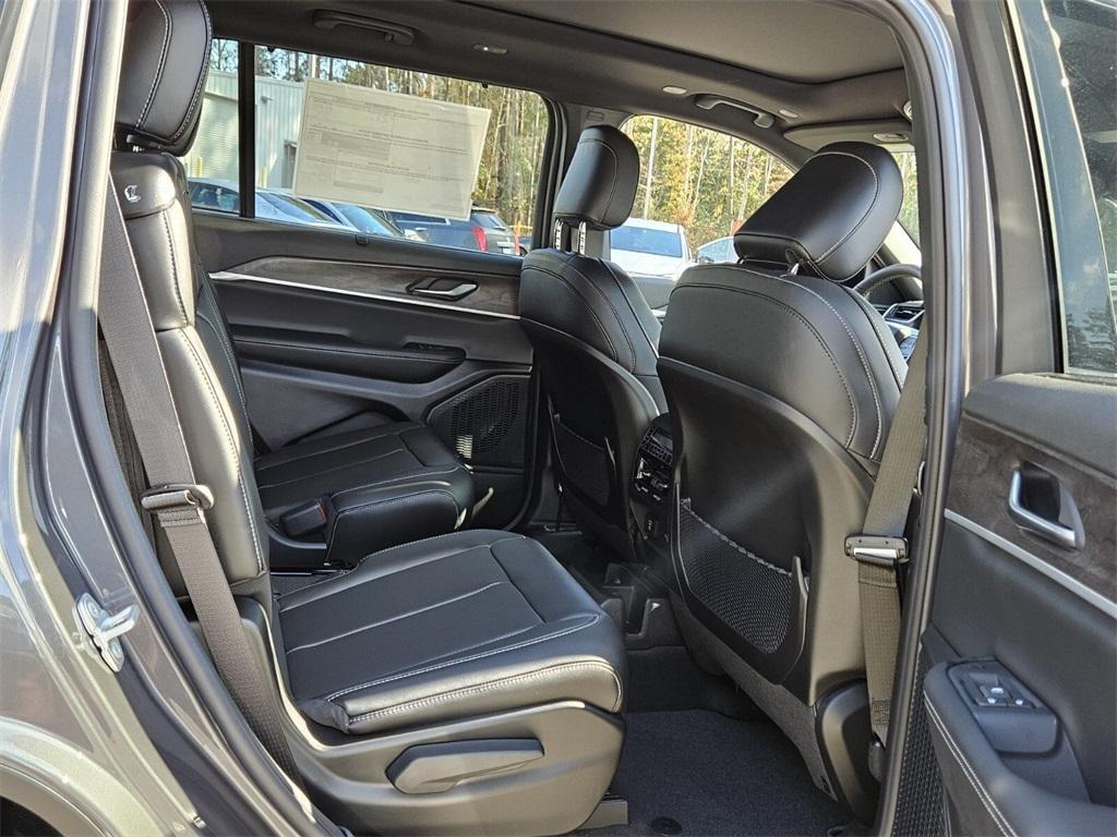 new 2025 Jeep Grand Cherokee L car, priced at $48,633