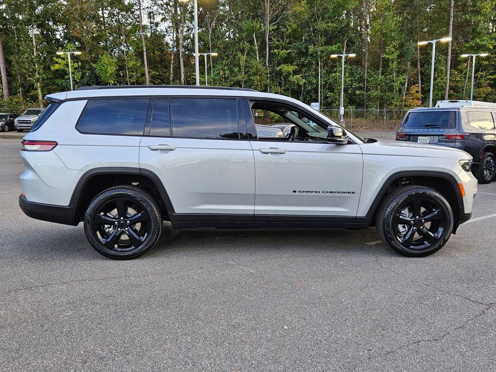 new 2025 Jeep Grand Cherokee L car, priced at $48,324