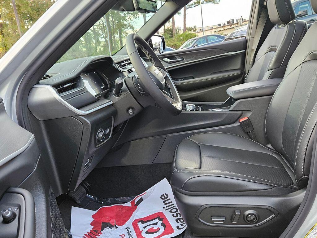 new 2025 Jeep Grand Cherokee L car, priced at $48,324