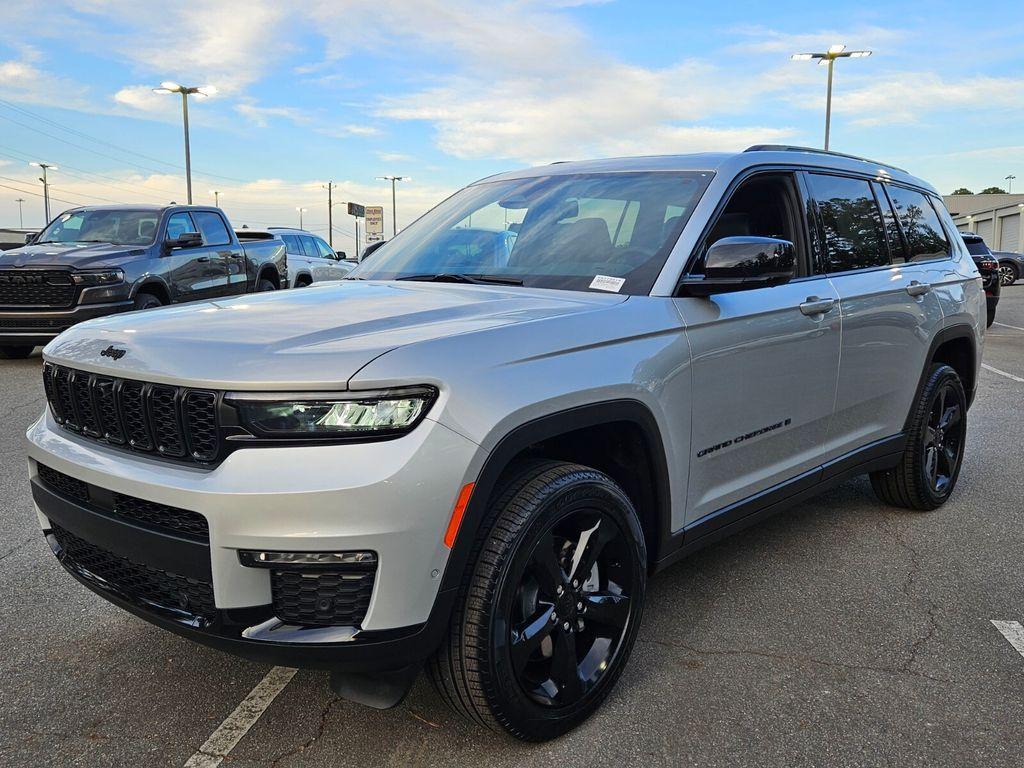 new 2025 Jeep Grand Cherokee L car, priced at $48,324