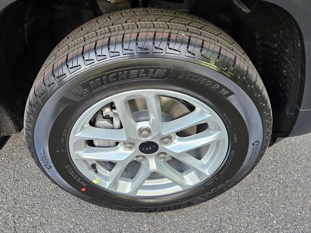 new 2025 Jeep Grand Cherokee car, priced at $35,259