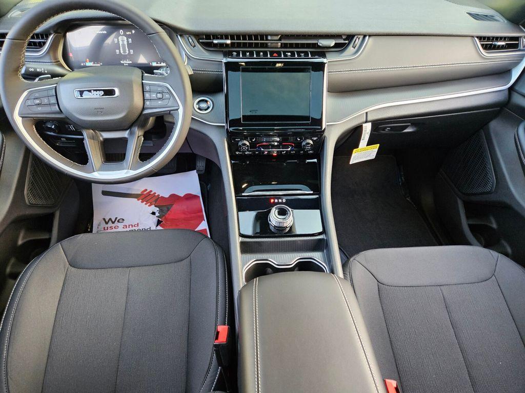 new 2025 Jeep Grand Cherokee car, priced at $35,259