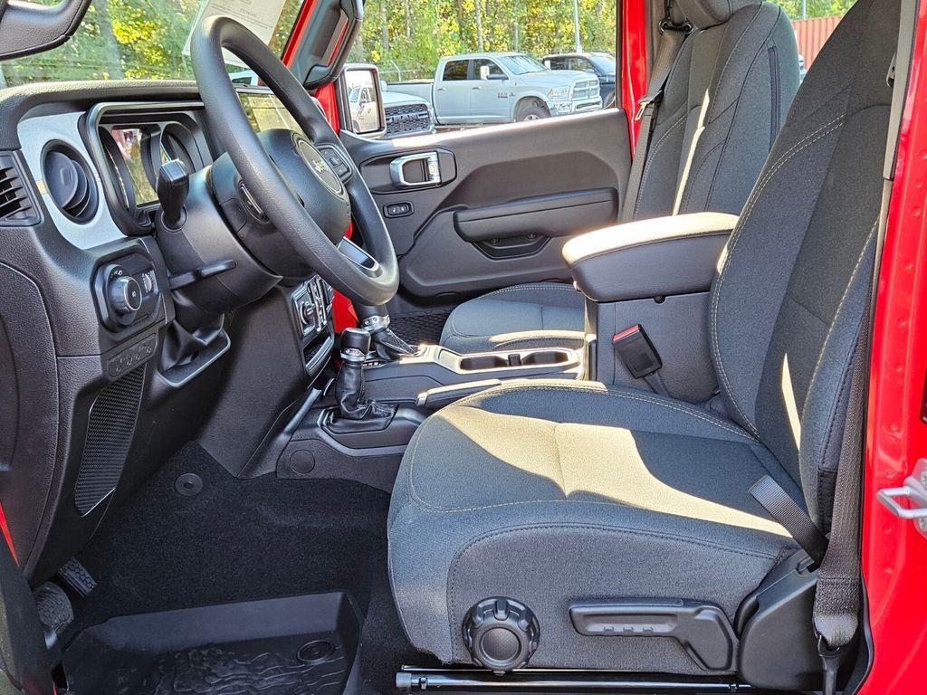 new 2026 Jeep Wrangler car, priced at $40,364