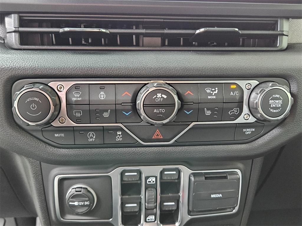 new 2025 Jeep Wrangler car, priced at $48,297