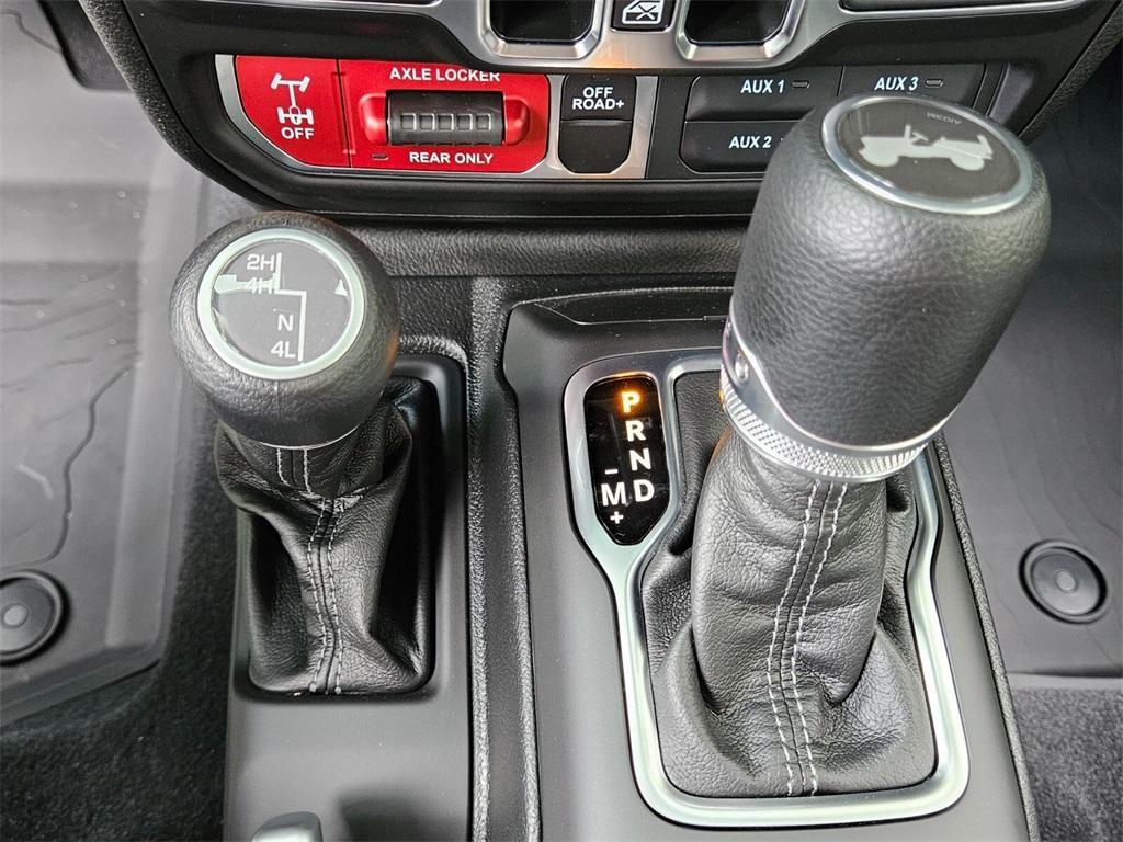 new 2025 Jeep Wrangler car, priced at $48,297