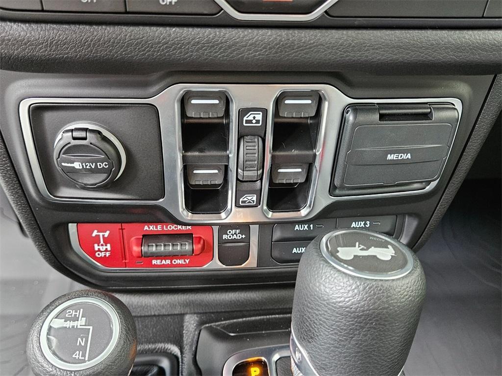 new 2025 Jeep Wrangler car, priced at $48,297