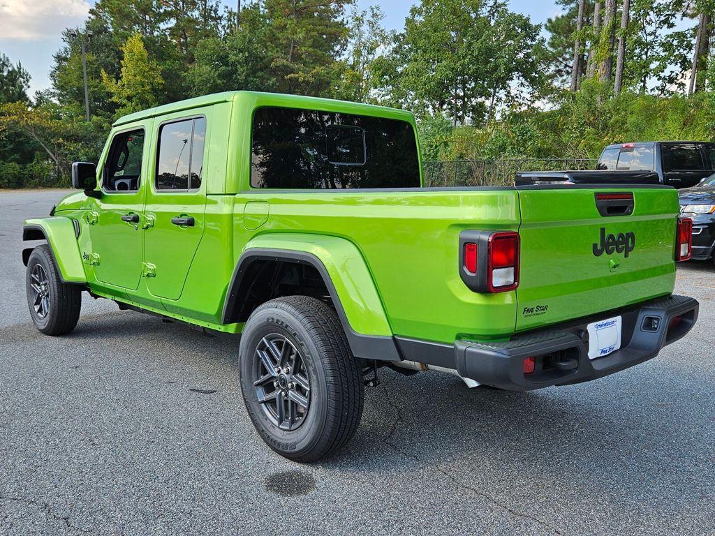 new 2025 Jeep Gladiator car, priced at $40,682