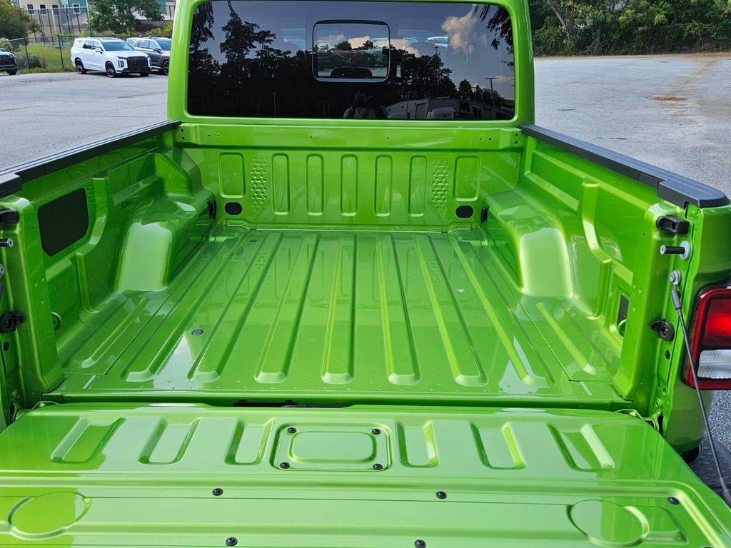 new 2025 Jeep Gladiator car, priced at $40,682