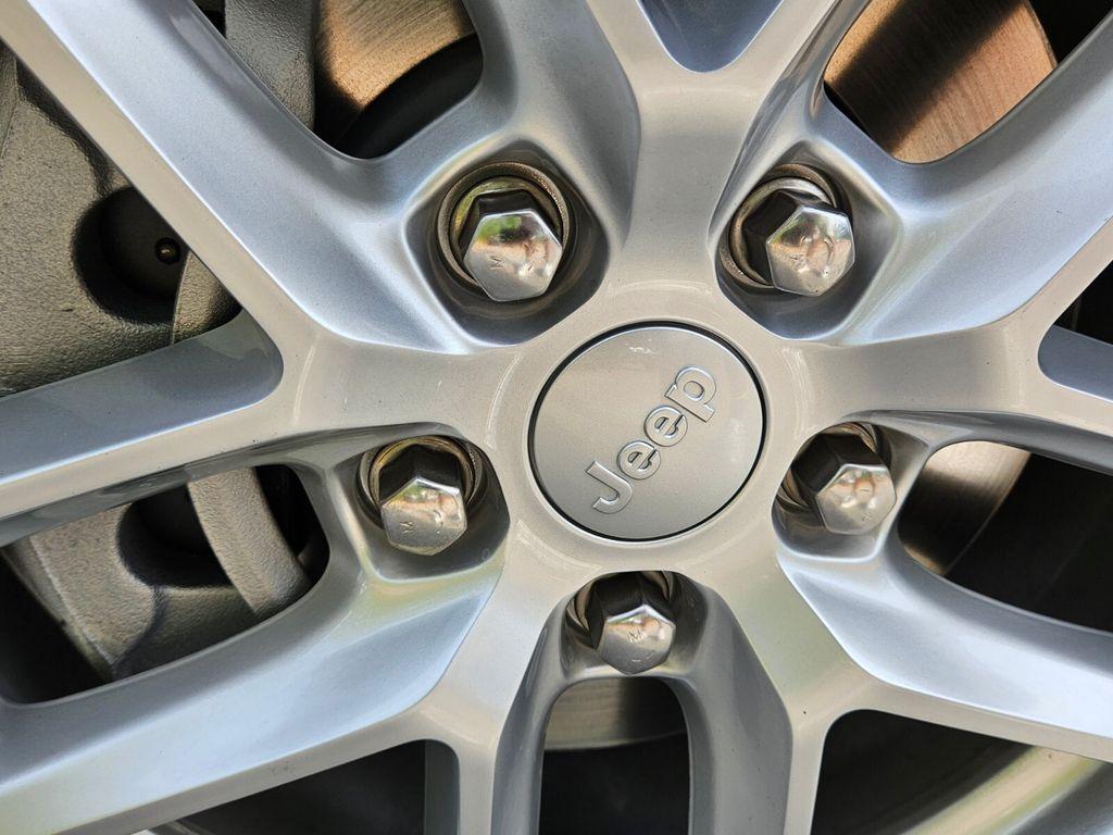 new 2025 Jeep Grand Cherokee car, priced at $34,737