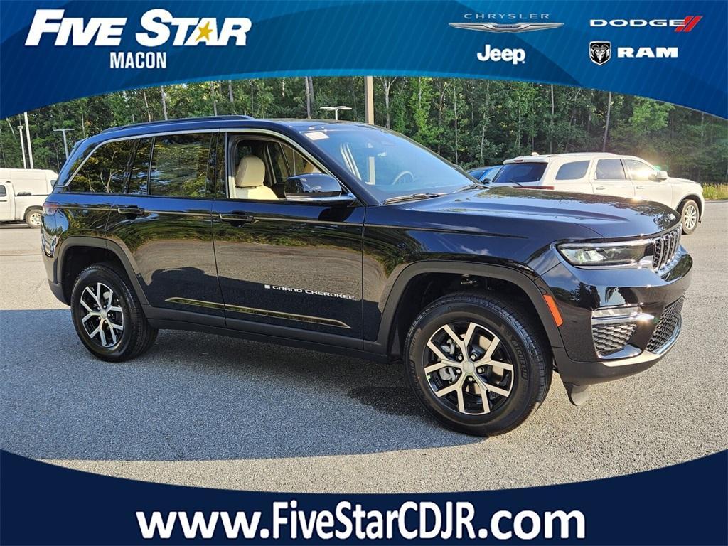 new 2025 Jeep Grand Cherokee car, priced at $35,705