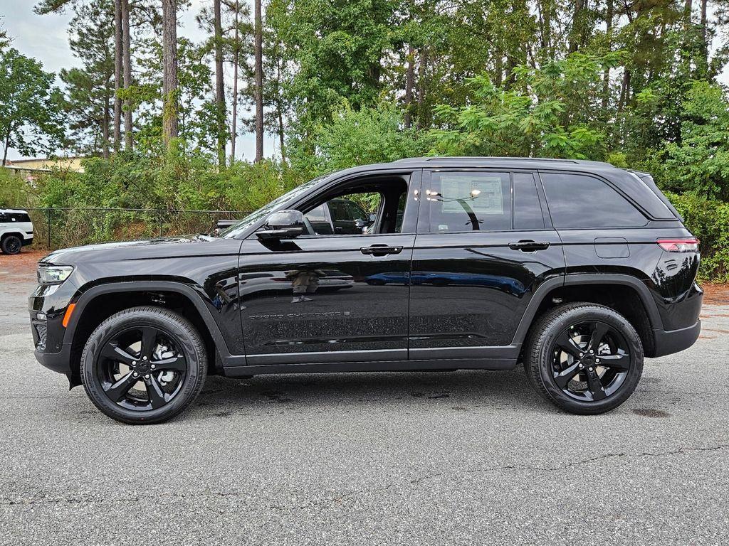 new 2025 Jeep Grand Cherokee car, priced at $44,591