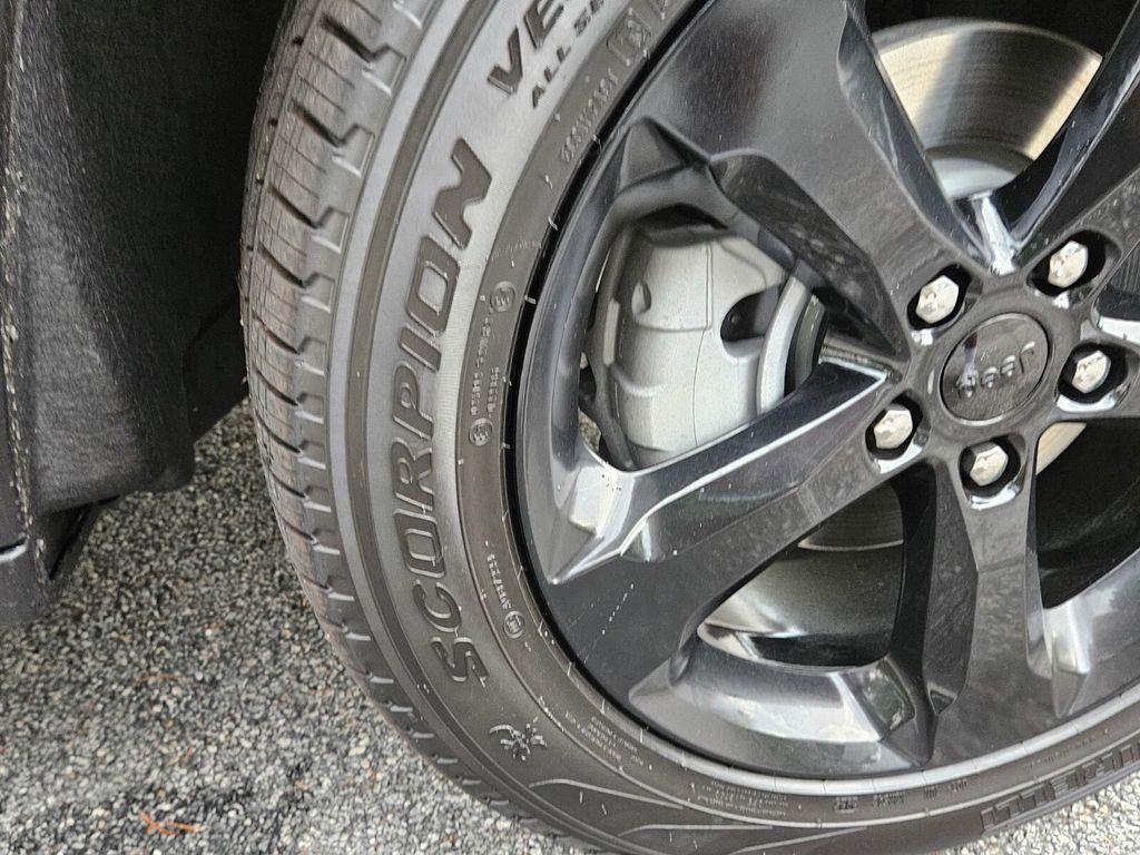 new 2025 Jeep Grand Cherokee car, priced at $44,591