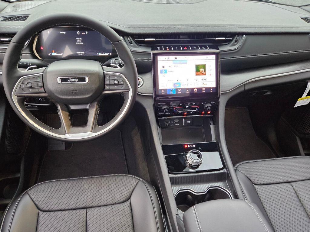 new 2025 Jeep Grand Cherokee car, priced at $44,591