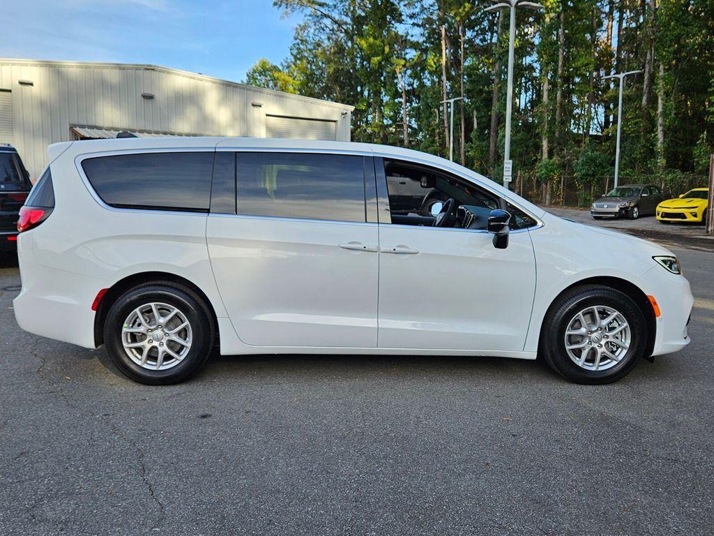 new 2026 Chrysler Pacifica car, priced at $40,988