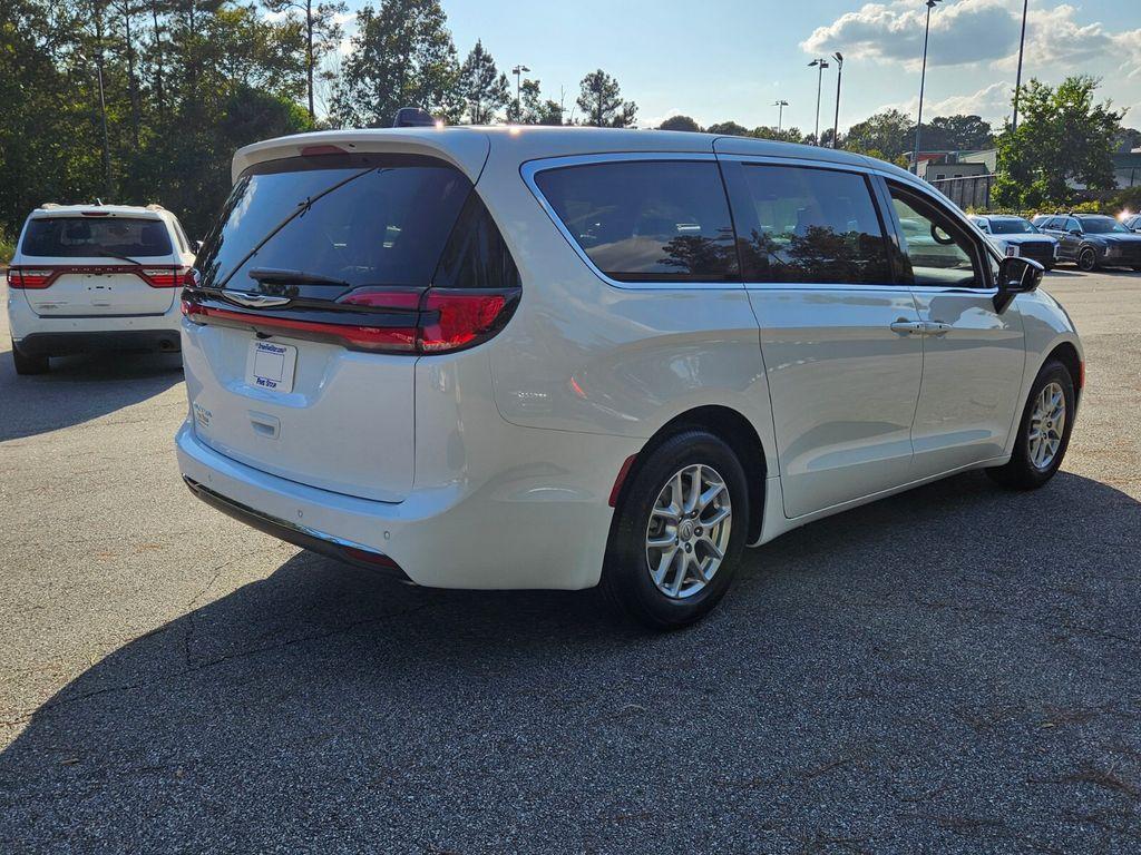 new 2026 Chrysler Pacifica car, priced at $41,377