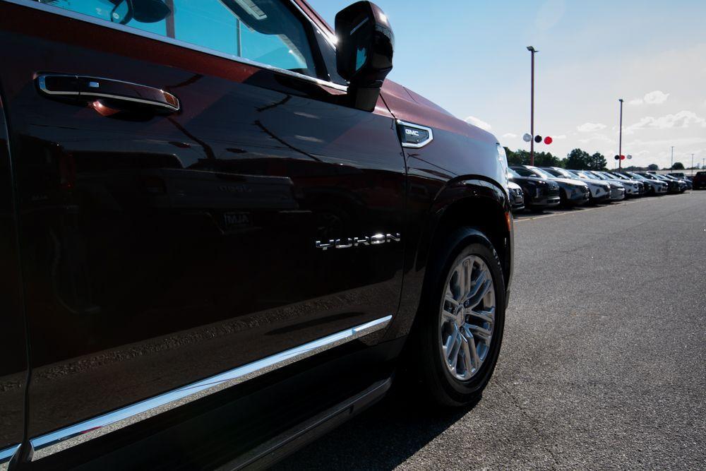 used 2023 GMC Yukon XL car, priced at $43,920