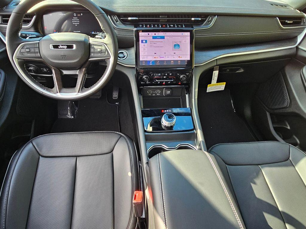 new 2025 Jeep Grand Cherokee car, priced at $43,861