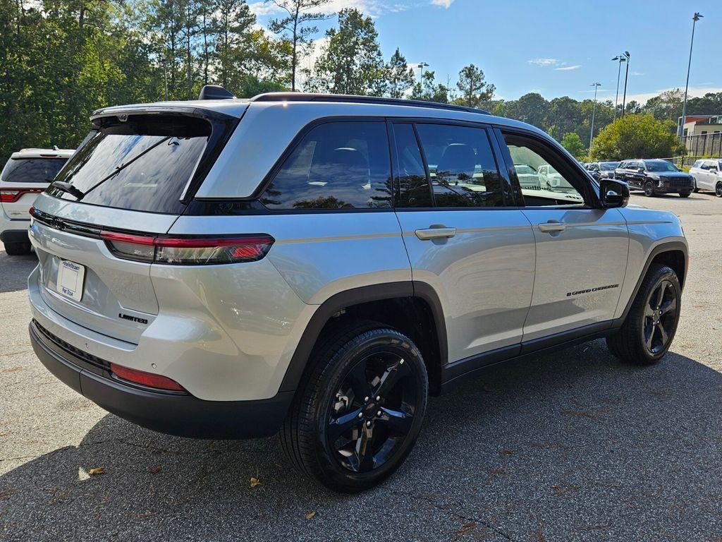 new 2025 Jeep Grand Cherokee car, priced at $43,861