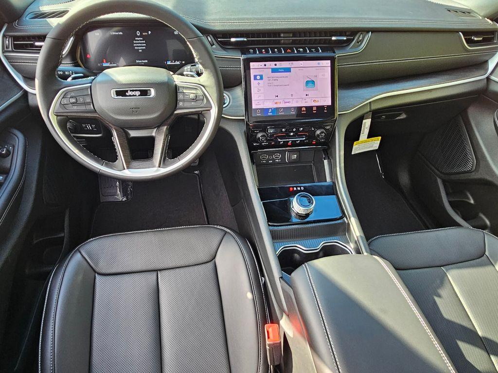 new 2025 Jeep Grand Cherokee car, priced at $43,861