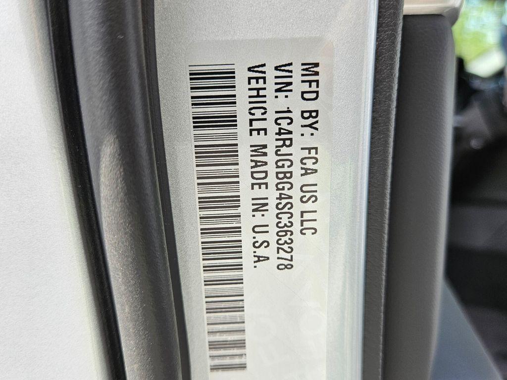 new 2025 Jeep Grand Cherokee car, priced at $43,861