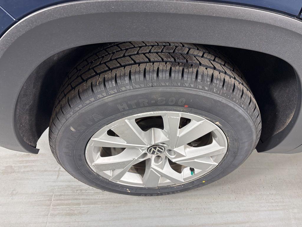 used 2021 Volkswagen Atlas Cross Sport car, priced at $12,750