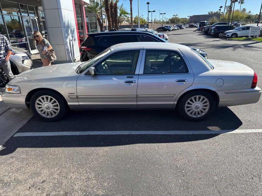 used 2010 Mercury Grand Marquis car, priced at $6,000