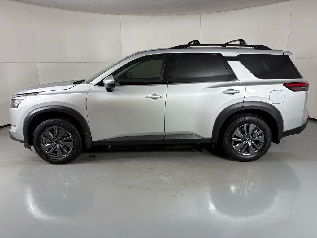 new 2025 Nissan Pathfinder car, priced at $32,890
